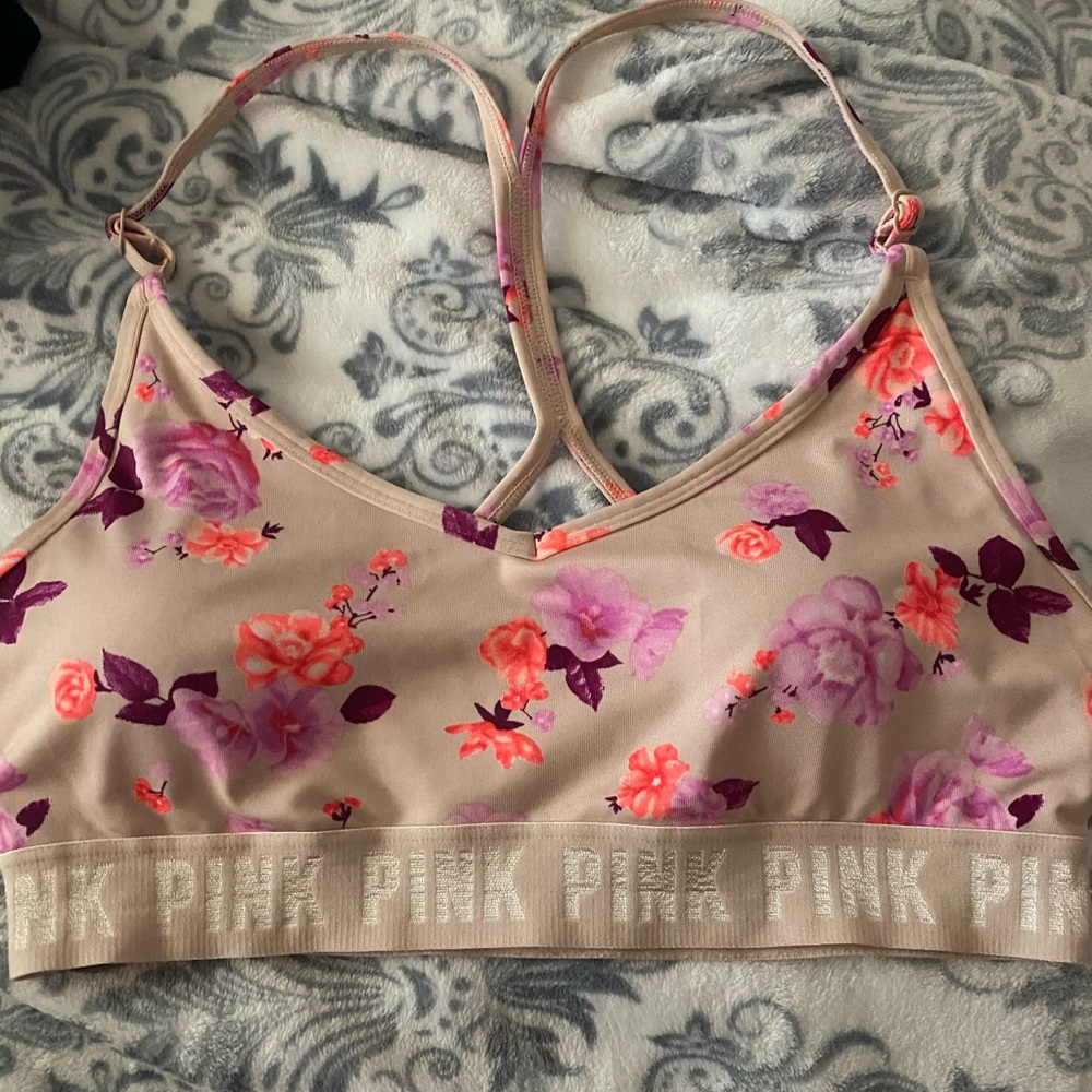 Floral sports bra from PINK💖